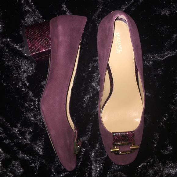 MICHAEL KORS MID PUMP - Picture 3 of 5